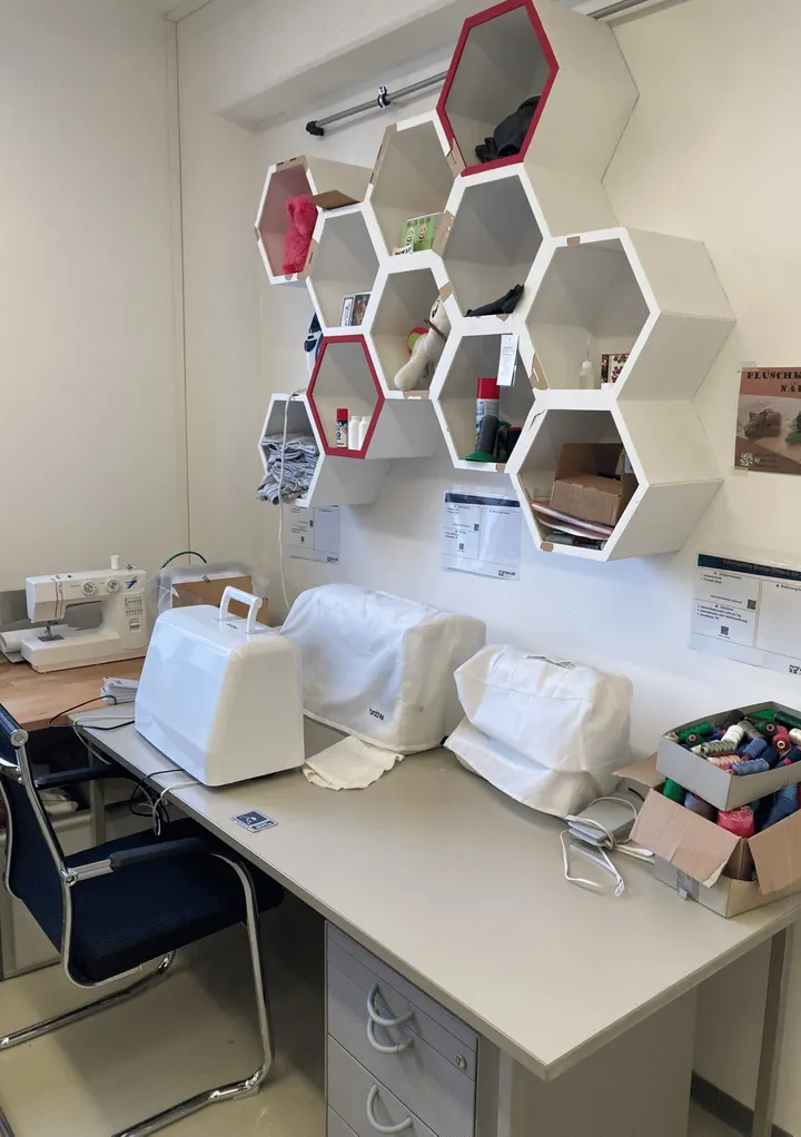 Die Textil-Ecke mit Näh- und Stickmaschinen